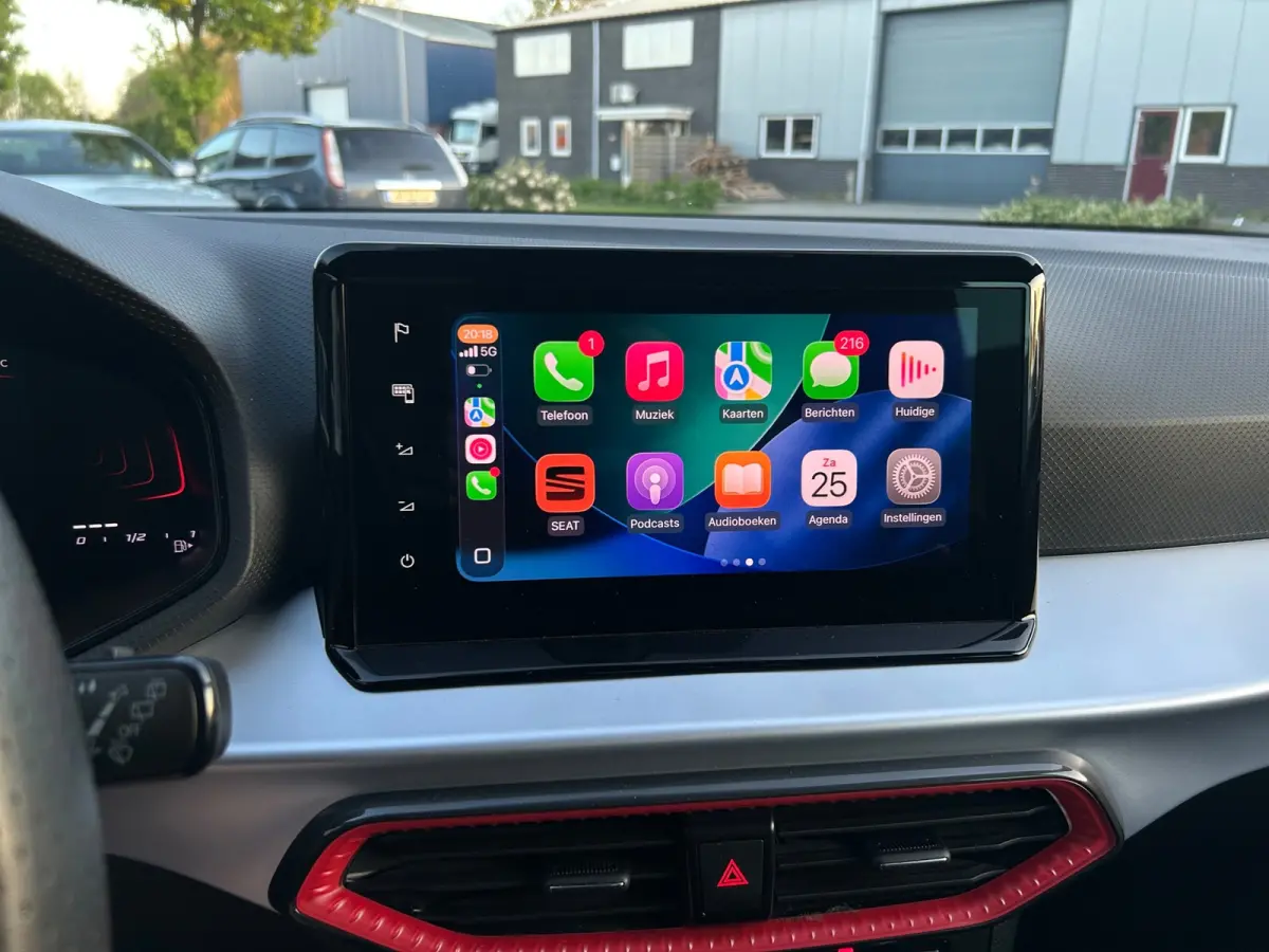 1.0 EcoTSI FR Business Connect, camera, cruise control, carplay, dig. cockpit