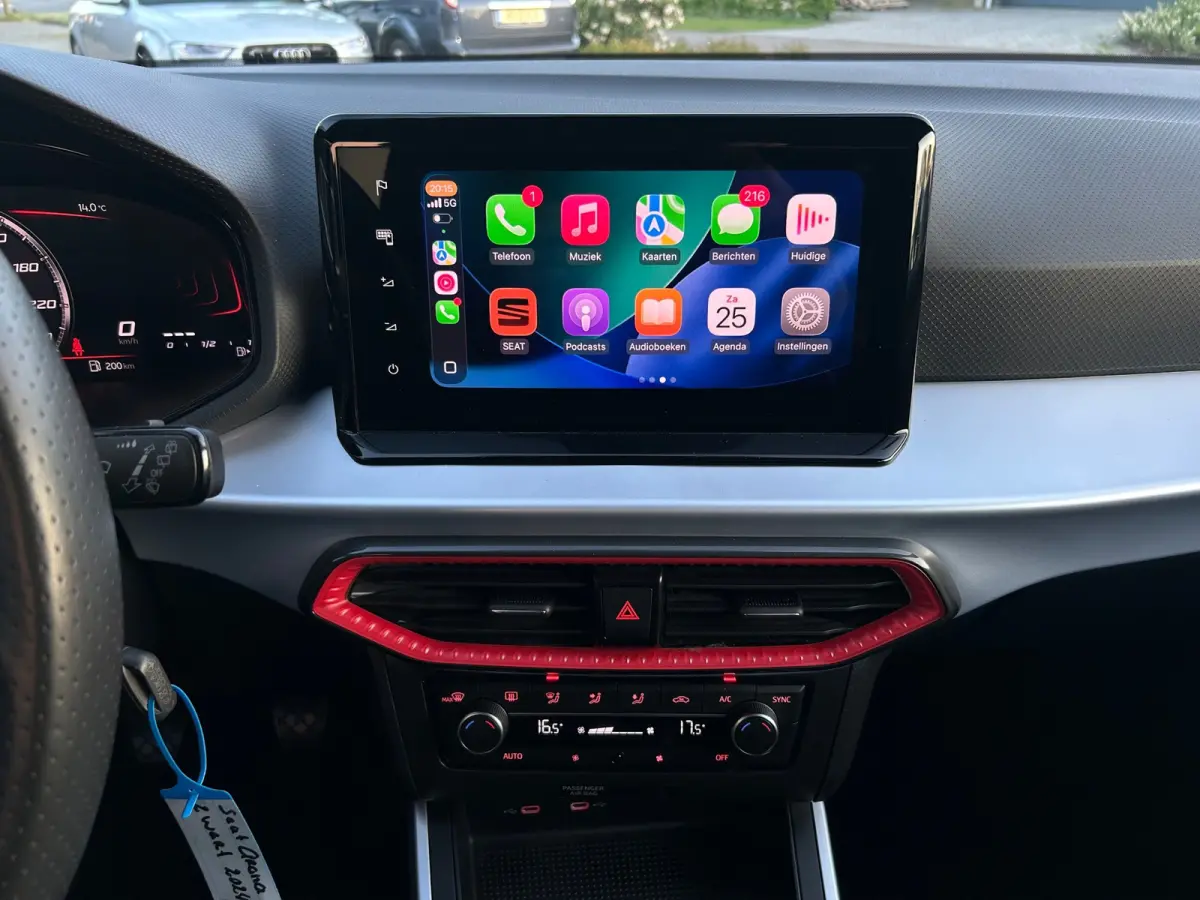 1.0 EcoTSI FR Business Connect, camera, cruise control, carplay, dig. cockpit