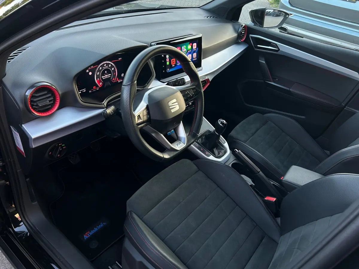 1.0 EcoTSI FR Business Connect, camera, cruise control, carplay, dig. cockpit
