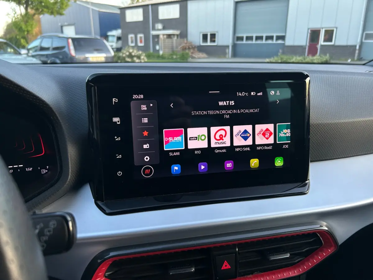 1.0 EcoTSI FR Business Connect, camera, cruise control, carplay, dig. cockpit