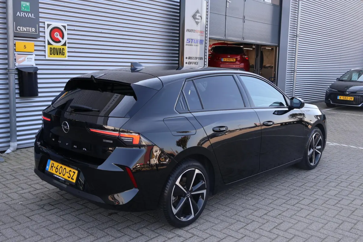 1.6 Hybrid Business Edition 1e Eigenaar | Volledig Onderh | NAP | BTW | Winterpack | Camera | Navi | 1 Kabel | Carplay | Climate |  LED | DAB | Keyless | PDC