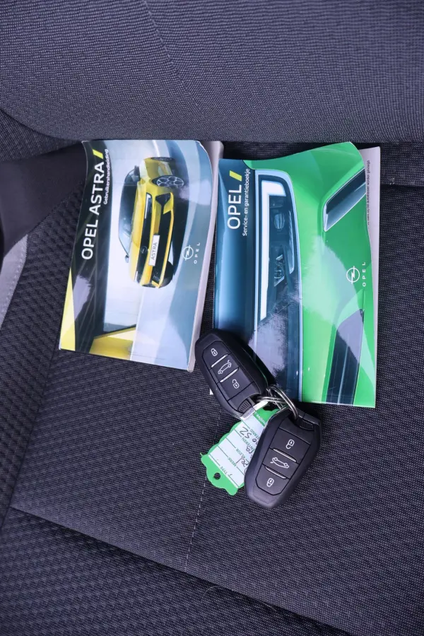 1.6 Hybrid Business Edition 1e Eigenaar | Volledig Onderh | NAP | BTW | Winterpack | Camera | Navi | 1 Kabel | Carplay | Climate |  LED | DAB | Keyless | PDC