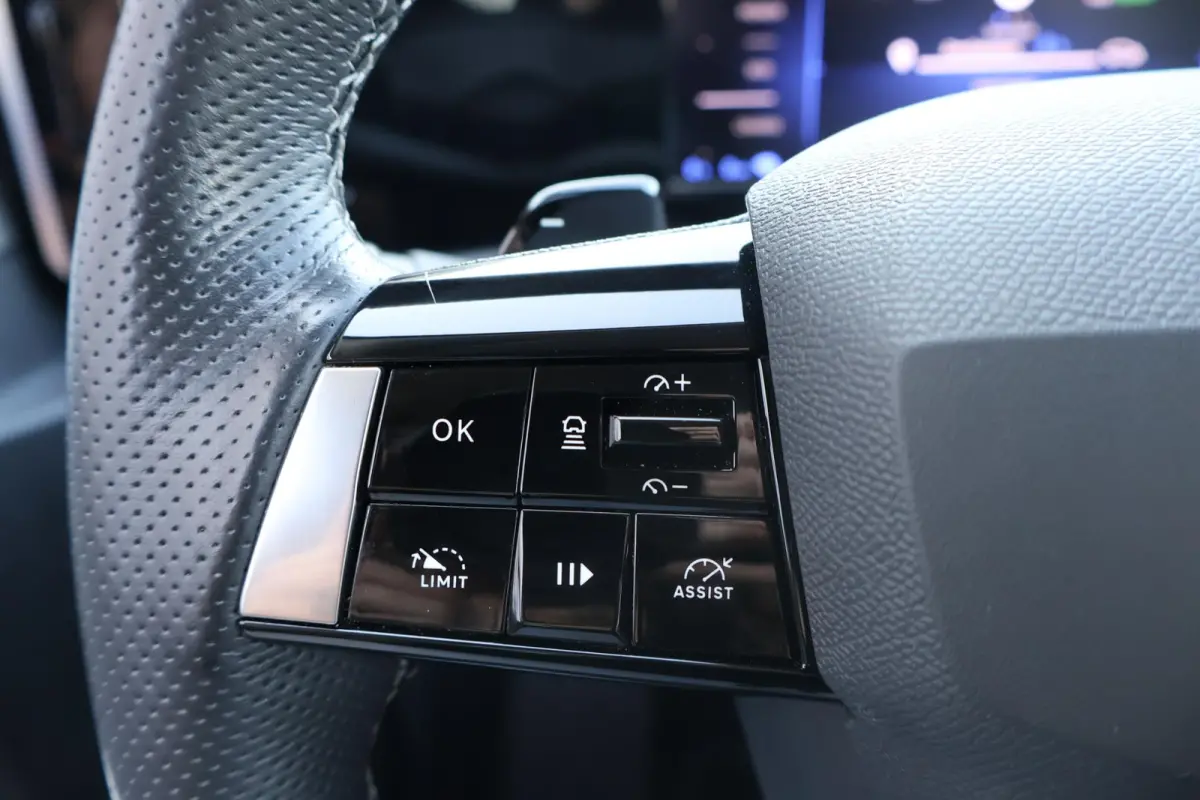 1.6 Hybrid Business Edition 1e Eigenaar | Volledig Onderh | NAP | BTW | Winterpack | Camera | Navi | 1 Kabel | Carplay | Climate |  LED | DAB | Keyless | PDC