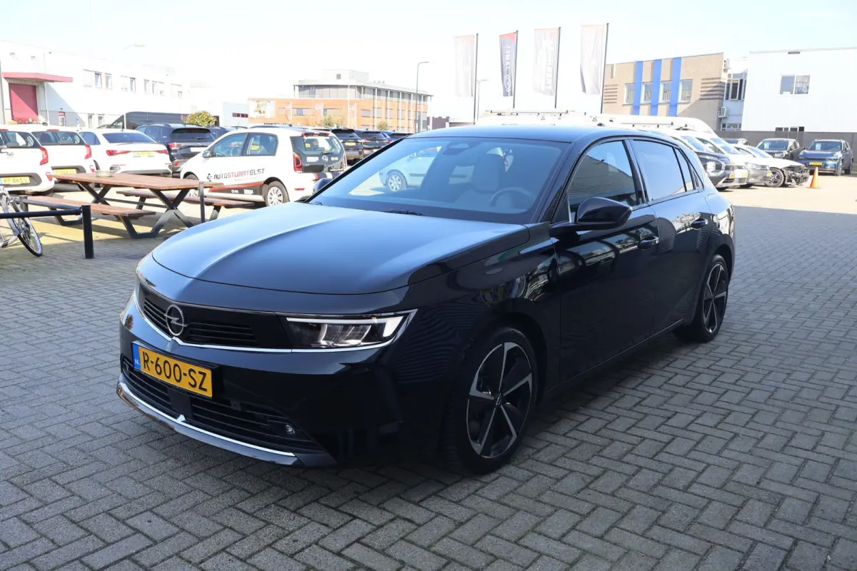 1.6 Hybrid Business Edition 1e Eigenaar | Volledig Onderh | NAP | BTW | Winterpack | Camera | Navi | 1 Kabel | Carplay | Climate |  LED | DAB | Keyless | PDC
