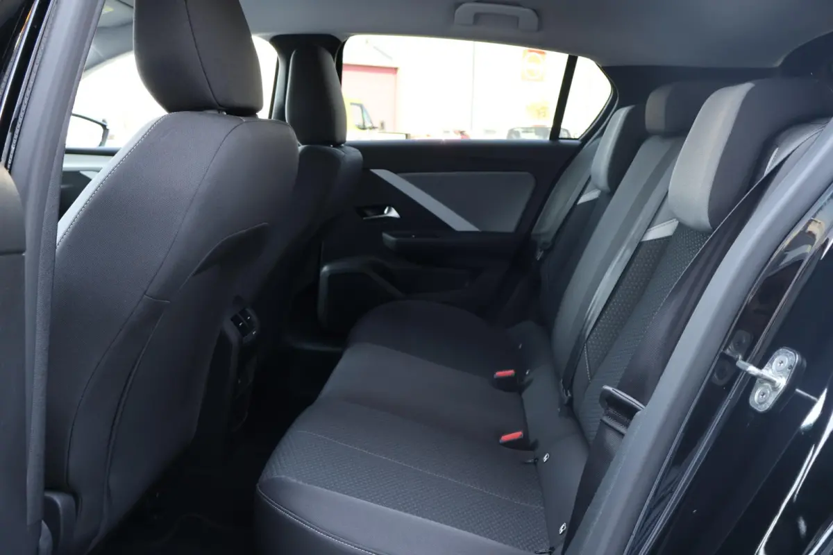 1.6 Hybrid Business Edition 1e Eigenaar | Volledig Onderh | NAP | BTW | Winterpack | Camera | Navi | 1 Kabel | Carplay | Climate |  LED | DAB | Keyless | PDC