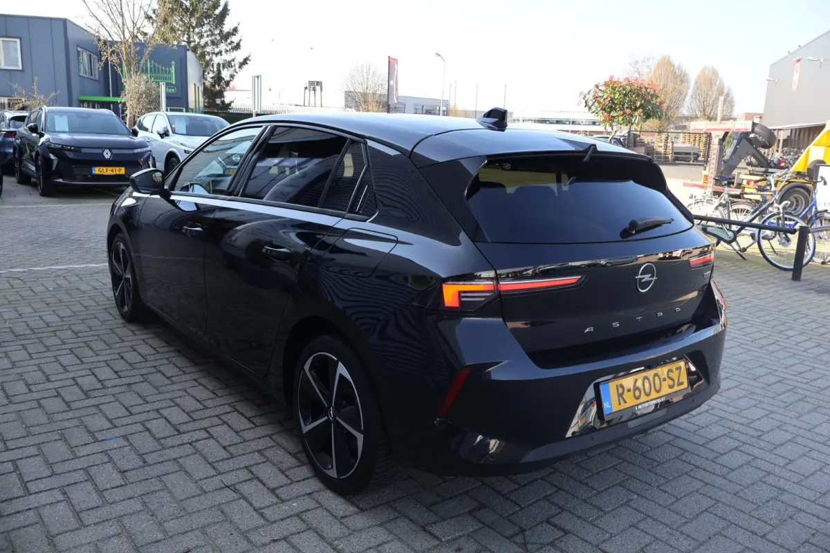 1.6 Hybrid Business Edition 1e Eigenaar | Volledig Onderh | NAP | BTW | Winterpack | Camera | Navi | 1 Kabel | Carplay | Climate |  LED | DAB | Keyless | PDC
