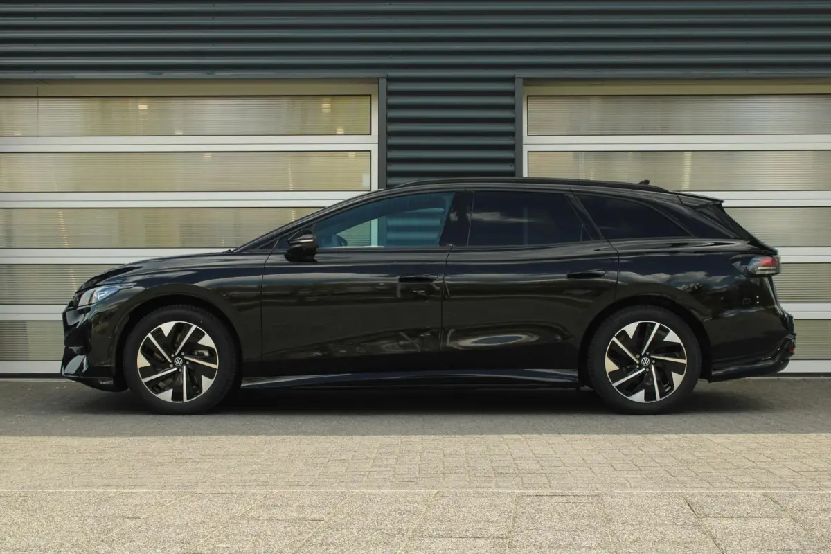 286pk Limited Edition 77 kWh | Black Edition Pakket | Trekhaak Wegklapbaar