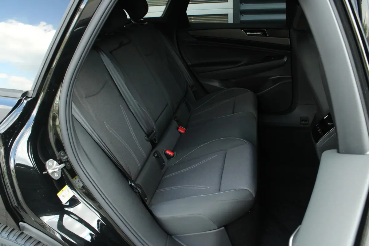 286pk Limited Edition 77 kWh | Black Edition Pakket | Trekhaak Wegklapbaar