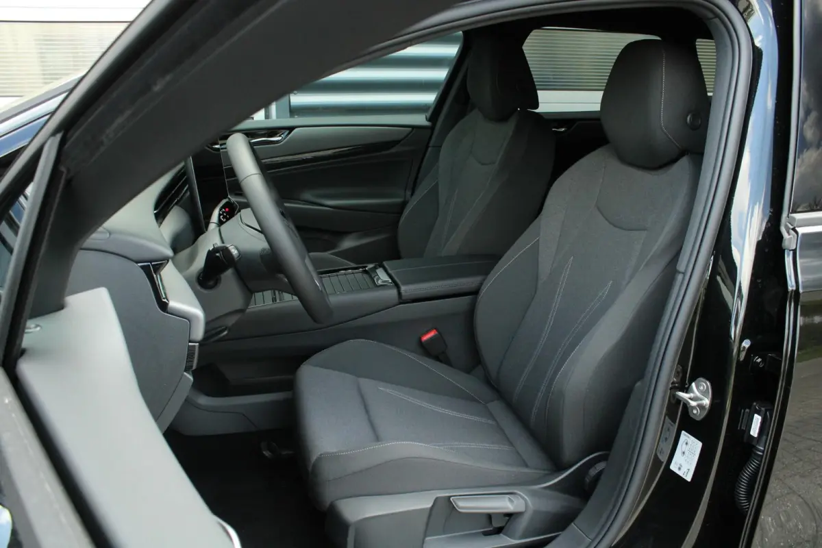 286pk Limited Edition 77 kWh | Black Edition Pakket | Trekhaak Wegklapbaar