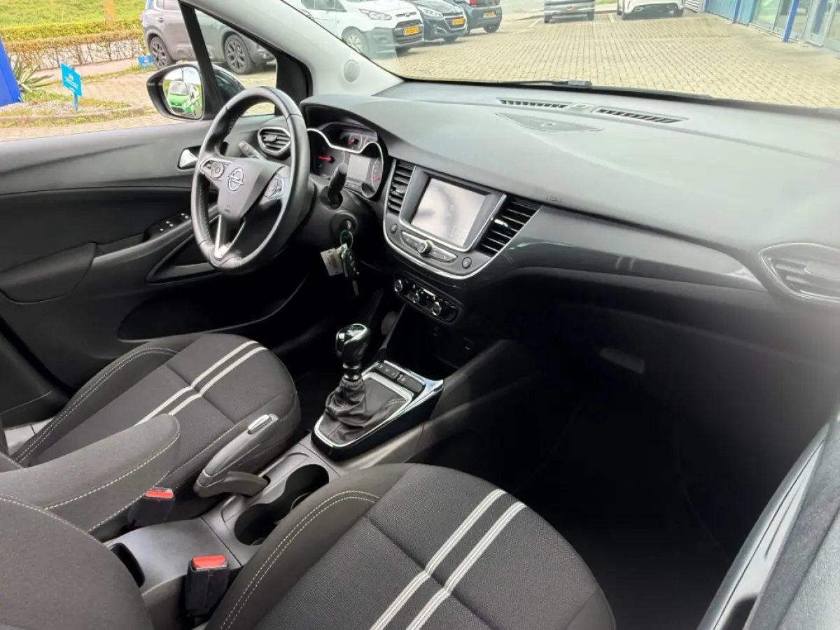 1.2 TURBO ELEGANCE 110PK AIRCO NAVI CARPLAY LMV LED.