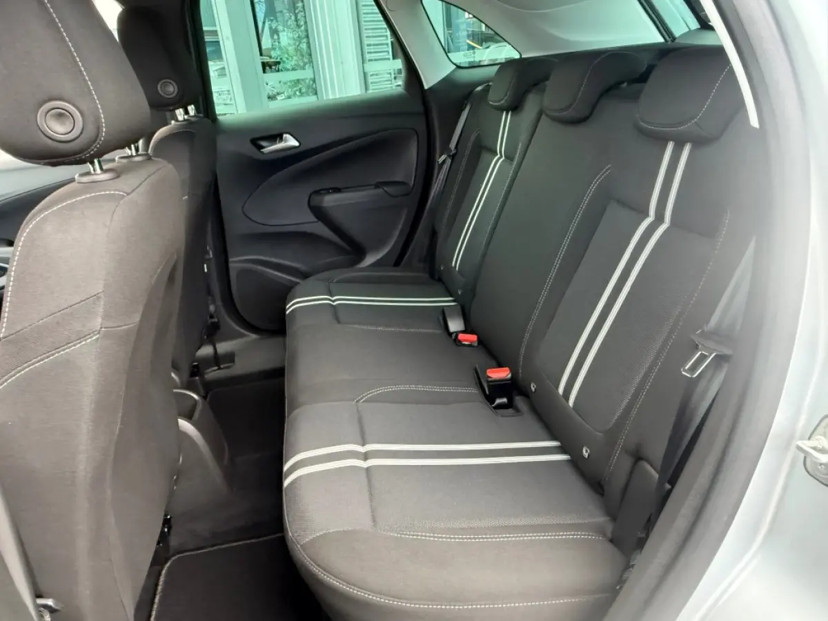 1.2 TURBO ELEGANCE 110PK AIRCO NAVI CARPLAY LMV LED.