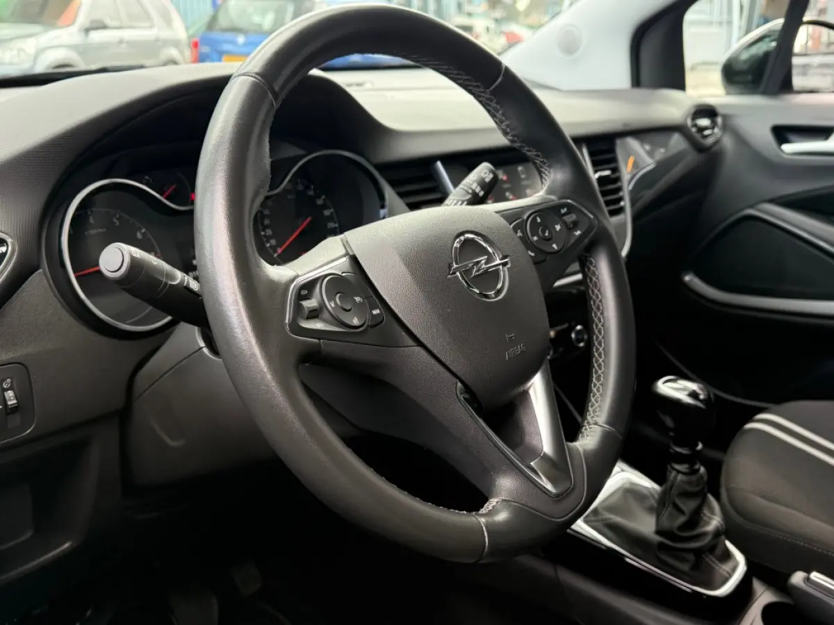 1.2 TURBO ELEGANCE 110PK AIRCO NAVI CARPLAY LMV LED.
