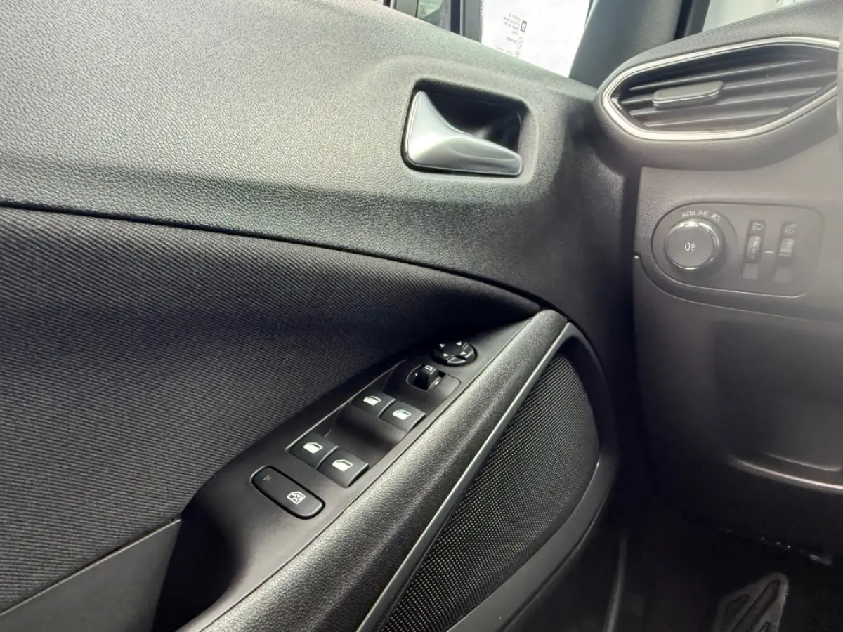 1.2 TURBO ELEGANCE 110PK AIRCO NAVI CARPLAY LMV LED.