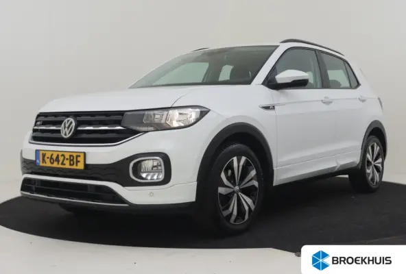 1.0 TSI Life 95Pk | R-Line l Trekhaak | Stoelverwarming | Dodehoek detectie | Parkeersensoren V+A | Cruise control | R-line | 17"LMV