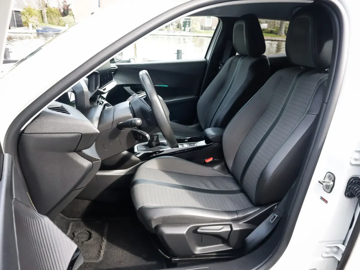 1.2 PureTech Allure Pack 1e-Eig. & Dealer-Onderh. BOVAG-Garantie. NL-Auto.