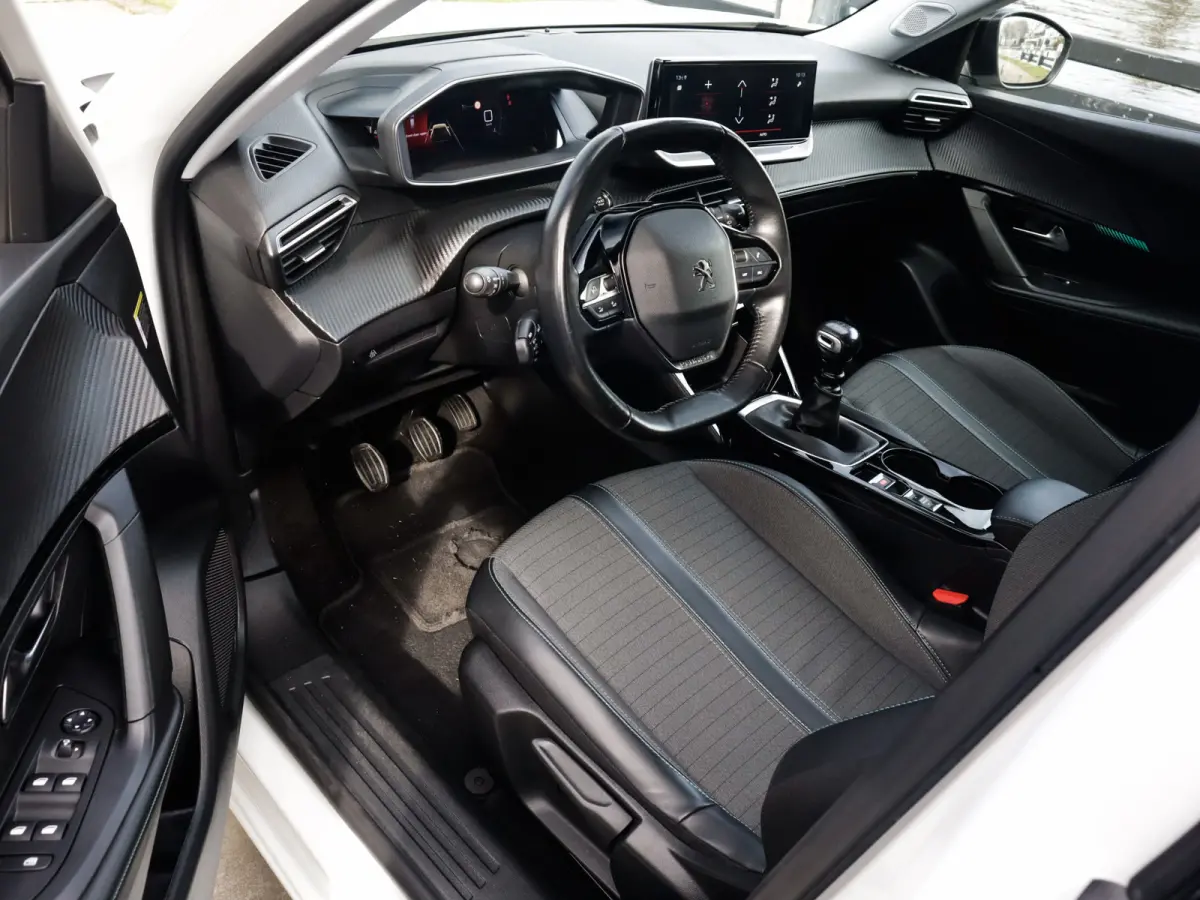 1.2 PureTech Allure Pack 1e-Eig. & Dealer-Onderh. BOVAG-Garantie. NL-Auto.