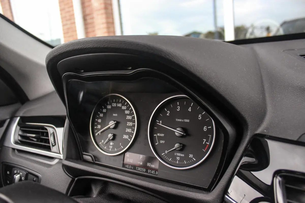 sDrive18i Centennial High Executive X-line | 2e eigenaar | Stuurverwarming | LED | Stoelverwarming | Navigatie | Bluetooth | Cruise control | Sportstuur | PDC