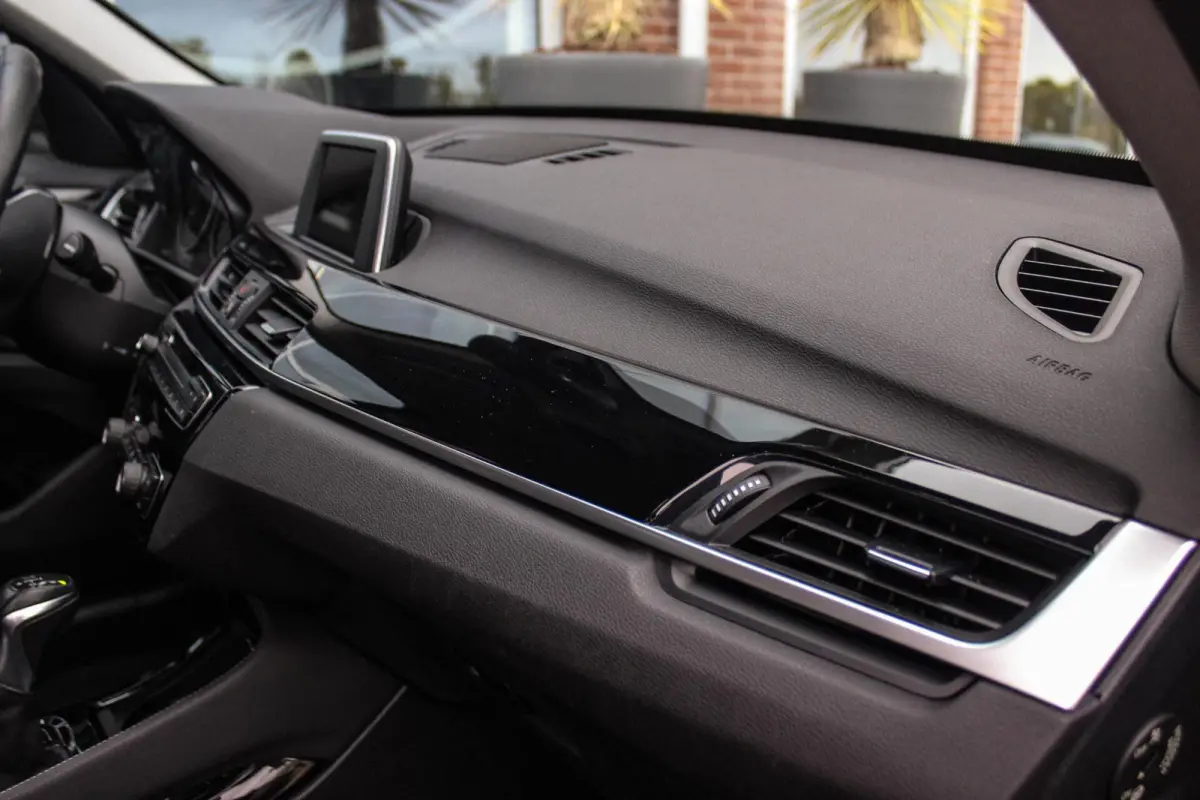 sDrive18i Centennial High Executive X-line | 2e eigenaar | Stuurverwarming | LED | Stoelverwarming | Navigatie | Bluetooth | Cruise control | Sportstuur | PDC