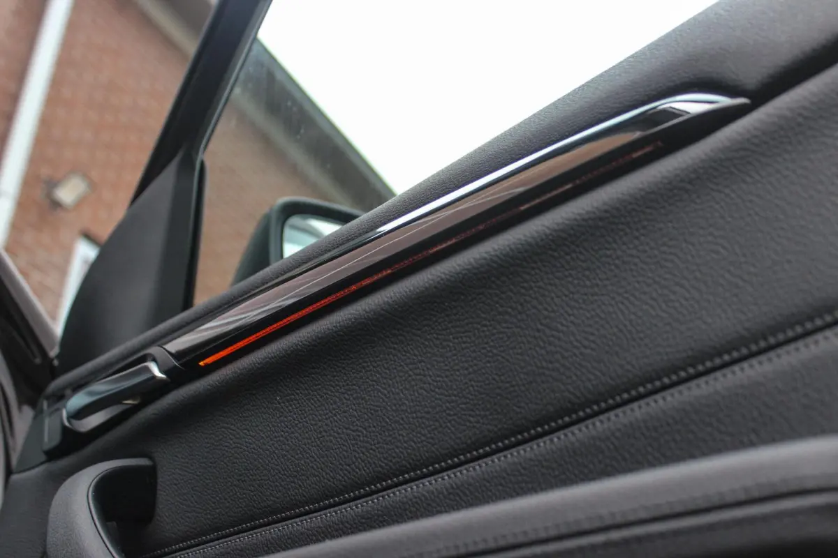 sDrive18i Centennial High Executive X-line | 2e eigenaar | Stuurverwarming | LED | Stoelverwarming | Navigatie | Bluetooth | Cruise control | Sportstuur | PDC