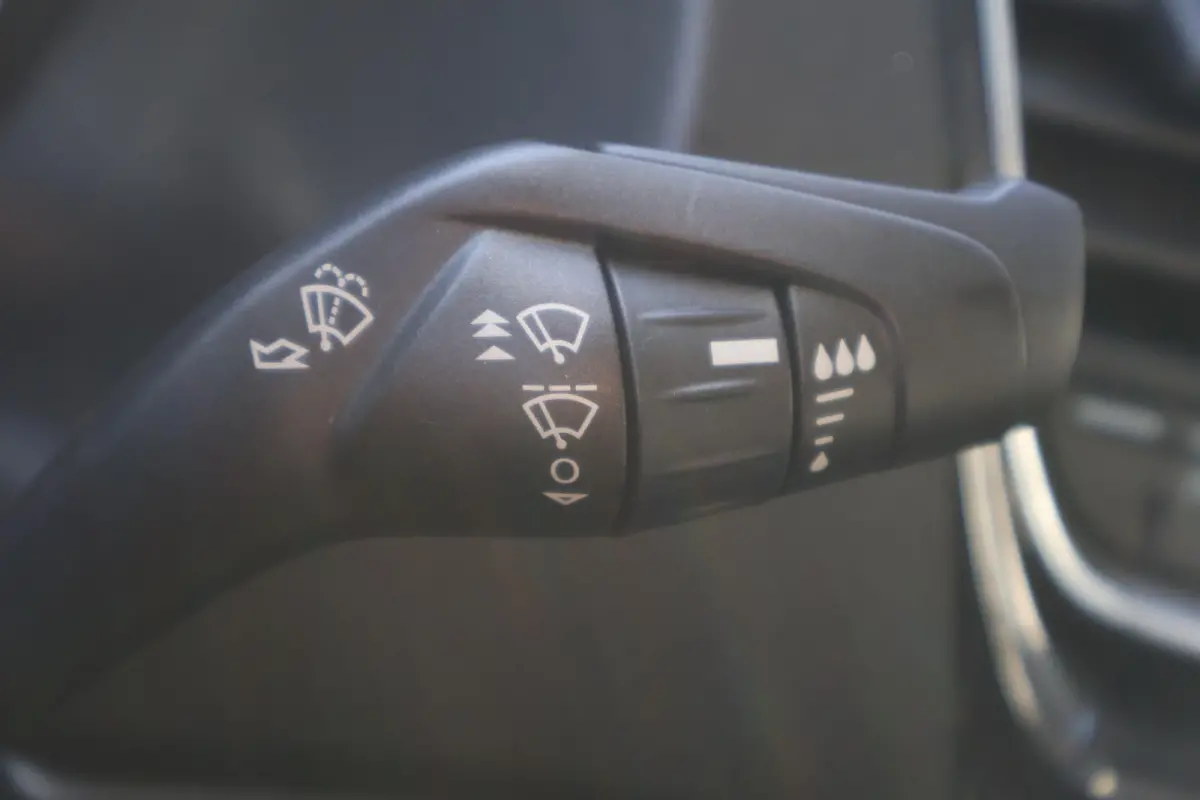 2.0 TDCI 130pk L1 H1 Limited Automaat