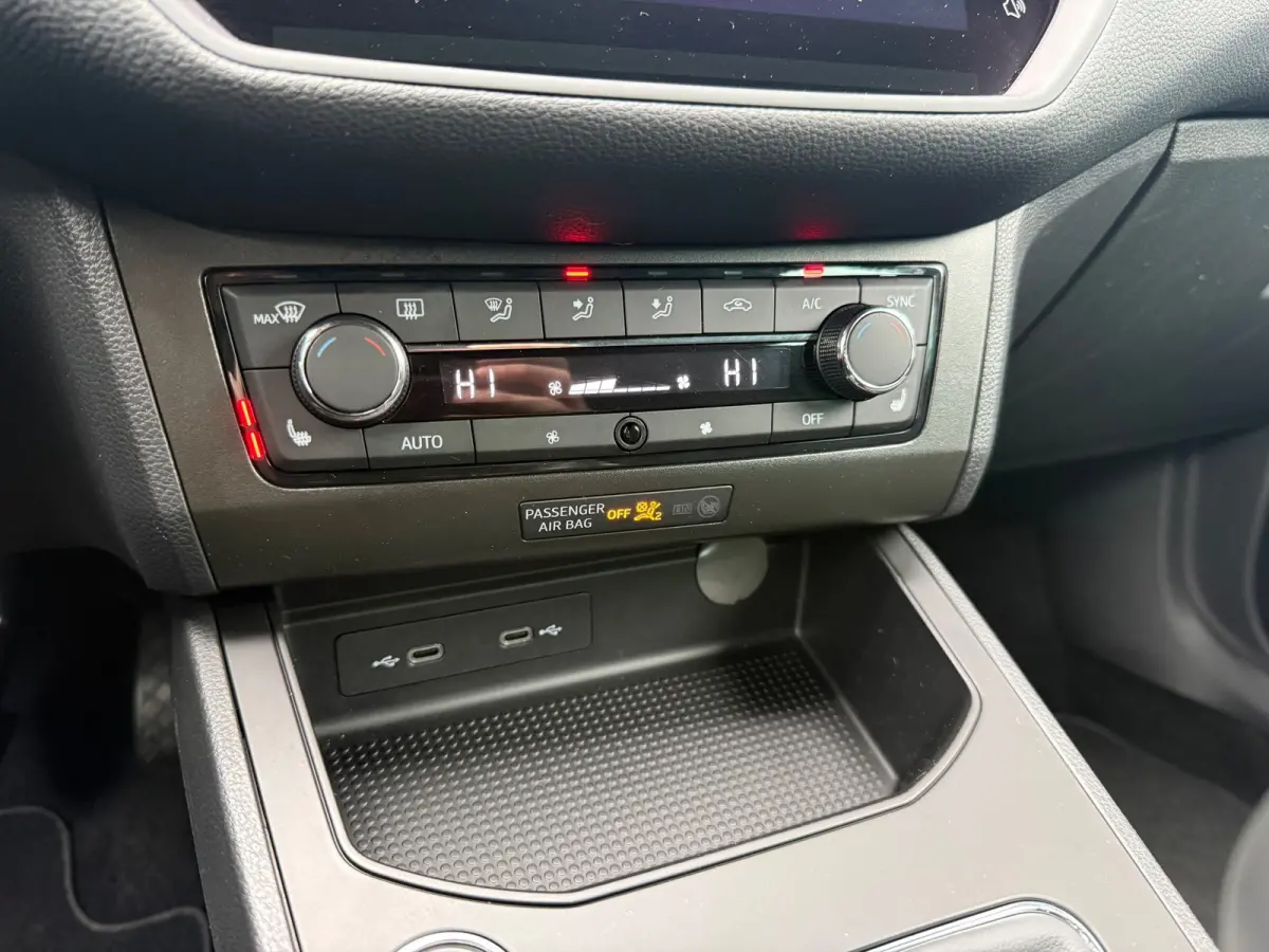 1.0 TSI FR Limited Edition - Alcantara - Navi - Winterpakket - Trekhaak - Org.NL
