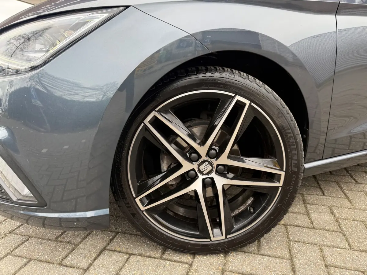 1.0 TSI FR Limited Edition - Alcantara - Navi - Winterpakket - Trekhaak - Org.NL