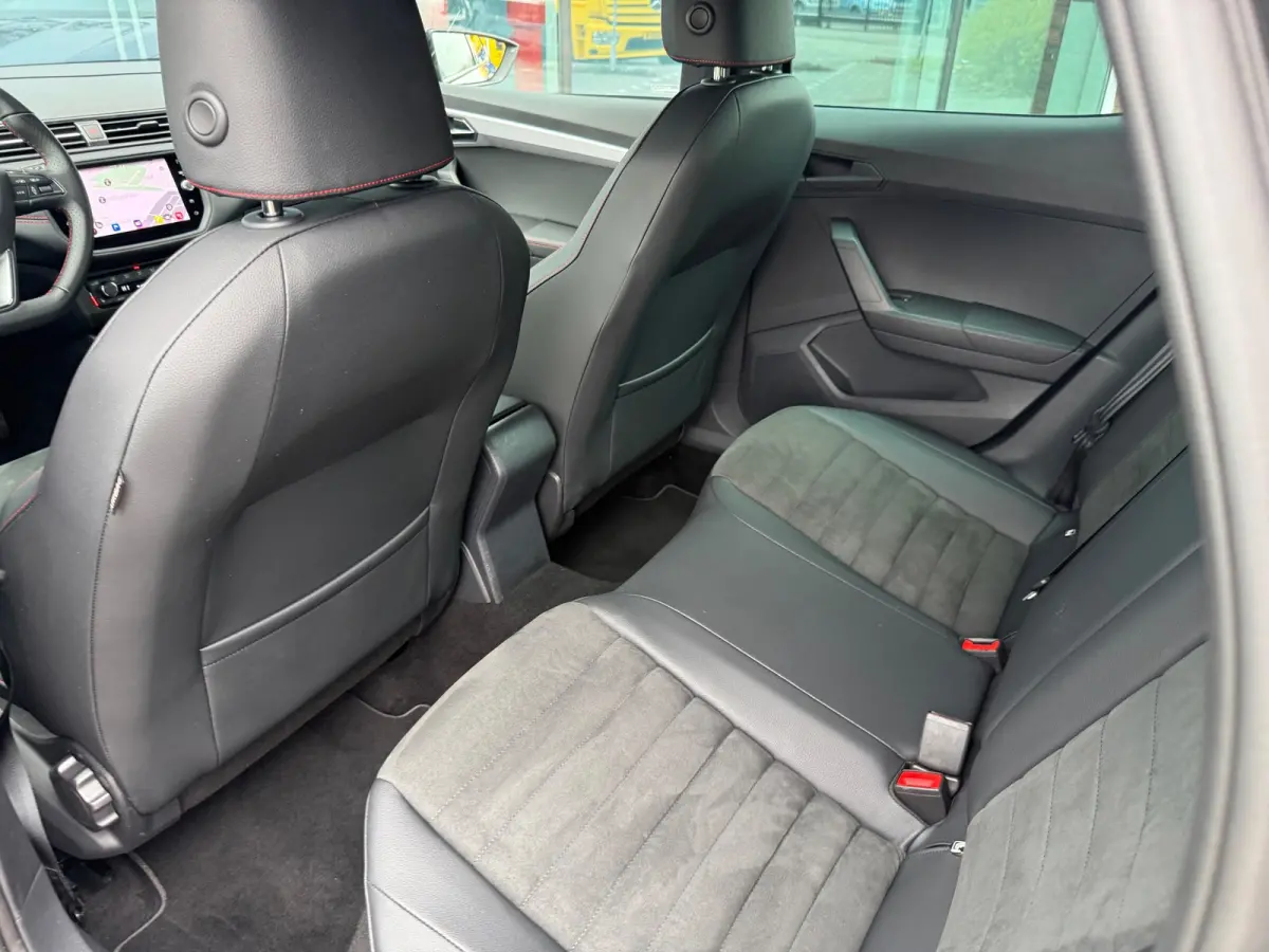 1.0 TSI FR Limited Edition - Alcantara - Navi - Winterpakket - Trekhaak - Org.NL