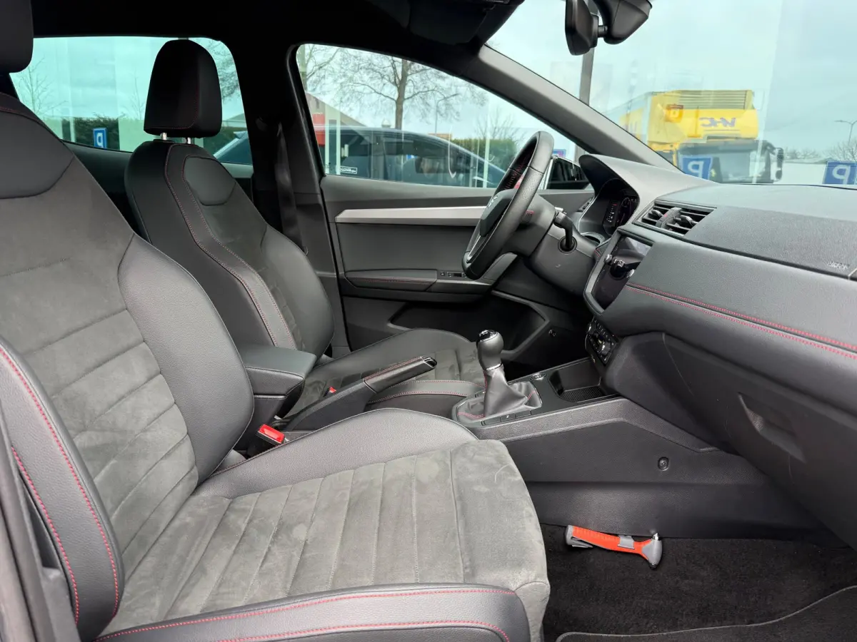 1.0 TSI FR Limited Edition - Alcantara - Navi - Winterpakket - Trekhaak - Org.NL