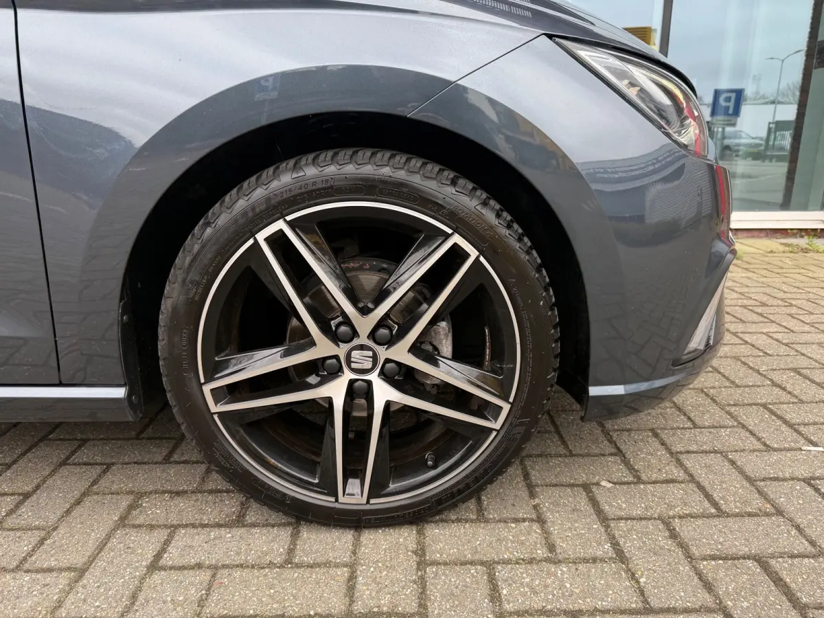 1.0 TSI FR Limited Edition - Alcantara - Navi - Winterpakket - Trekhaak - Org.NL