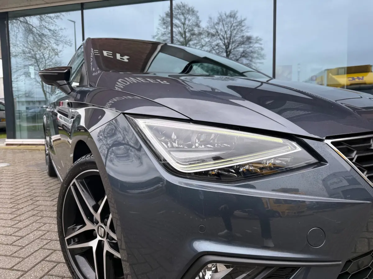 1.0 TSI FR Limited Edition - Alcantara - Navi - Winterpakket - Trekhaak - Org.NL