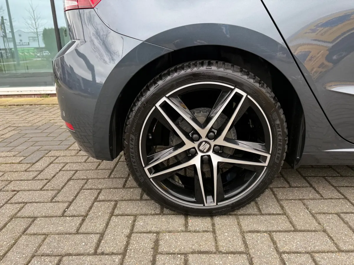 1.0 TSI FR Limited Edition - Alcantara - Navi - Winterpakket - Trekhaak - Org.NL