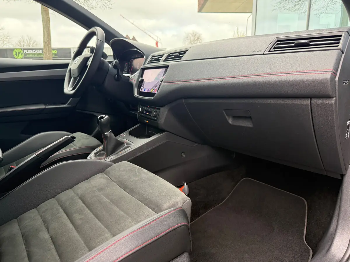 1.0 TSI FR Limited Edition - Alcantara - Navi - Winterpakket - Trekhaak - Org.NL