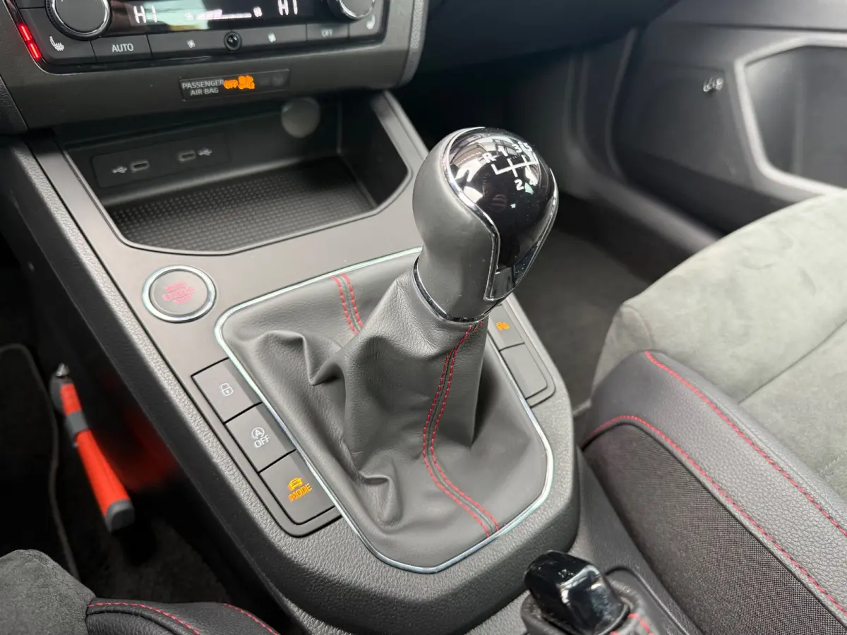 1.0 TSI FR Limited Edition - Alcantara - Navi - Winterpakket - Trekhaak - Org.NL