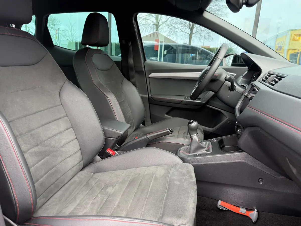 1.0 TSI FR Limited Edition - Alcantara - Navi - Winterpakket - Trekhaak - Org.NL