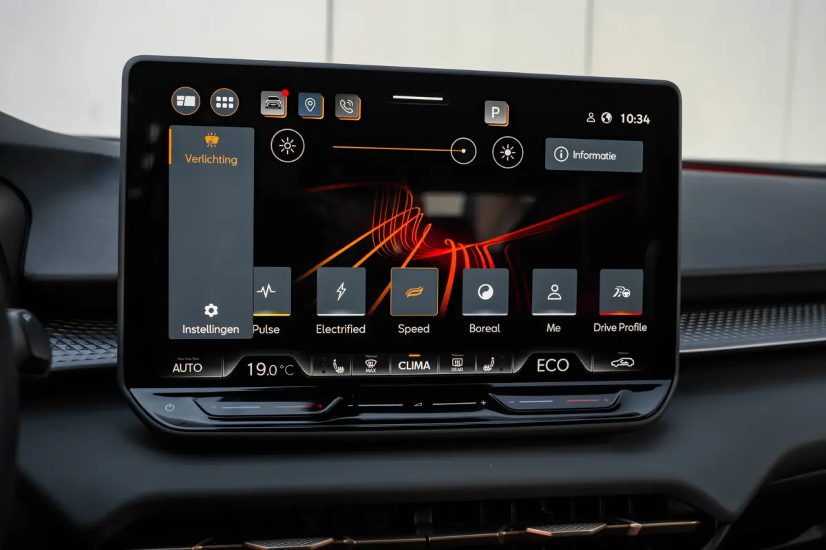 1.5 TSI e-Hybrid 272pk VZ Performance | Sennheiser sound sytem | Alcantara bekleding | Head-up display | Panoramadak | Elektrisch verstelb. voorstoelen | Navigatie | 20" LMV