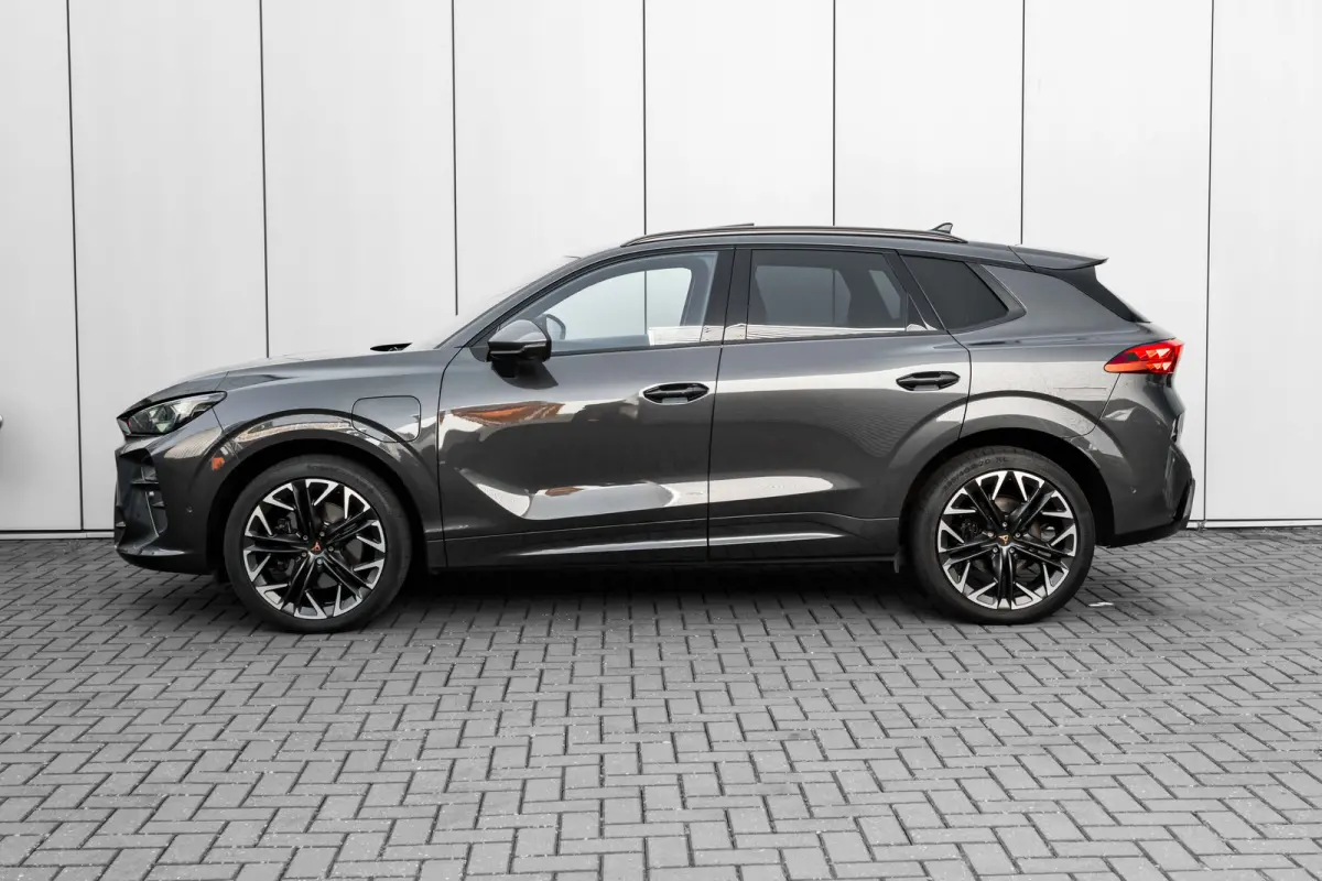 1.5 TSI e-Hybrid 272pk VZ Performance | Sennheiser sound sytem | Alcantara bekleding | Head-up display | Panoramadak | Elektrisch verstelb. voorstoelen | Navigatie | 20" LMV