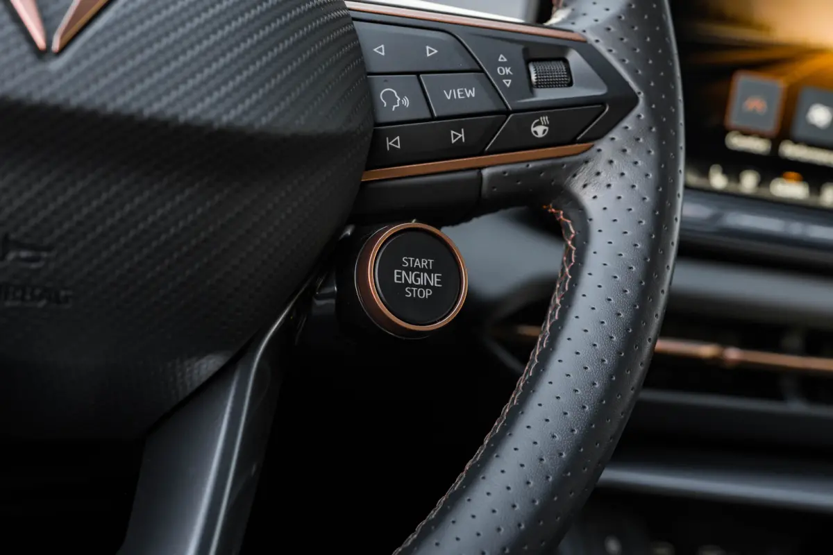 1.5 TSI e-Hybrid 272pk VZ Performance | Sennheiser sound sytem | Alcantara bekleding | Head-up display | Panoramadak | Elektrisch verstelb. voorstoelen | Navigatie | 20" LMV