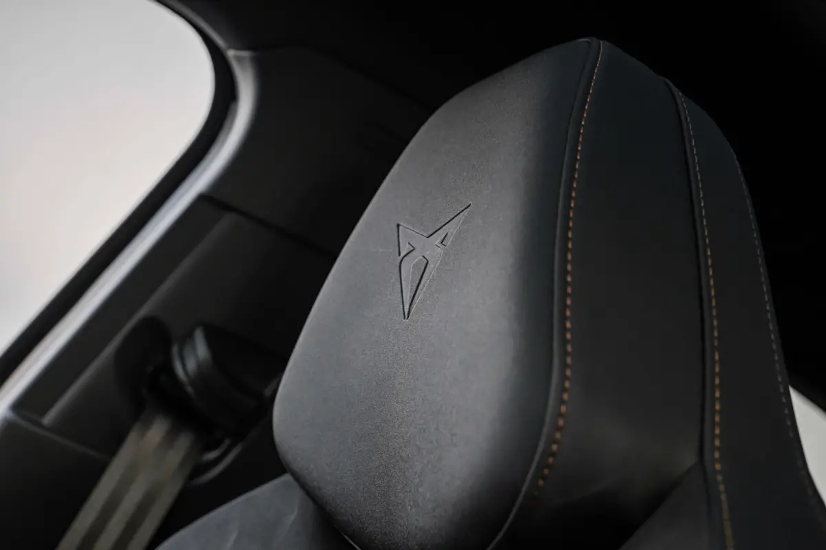 1.5 TSI e-Hybrid 272pk VZ Performance | Sennheiser sound sytem | Alcantara bekleding | Head-up display | Panoramadak | Elektrisch verstelb. voorstoelen | Navigatie | 20" LMV