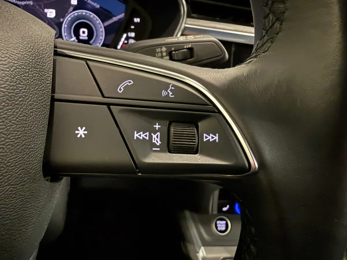 45 TFSI e Edition PANO/TREKHAAK/LEER-SPORT/MEMORY/ACC/MATRIX/SFEER/KEYLESS/CARPLAY/EL.A.KLEP/DONKERE-HEMEL/BLACK-OPTIC/FLORETTSILBER/VOLLEDIG AUDI DEALER HISTORIE