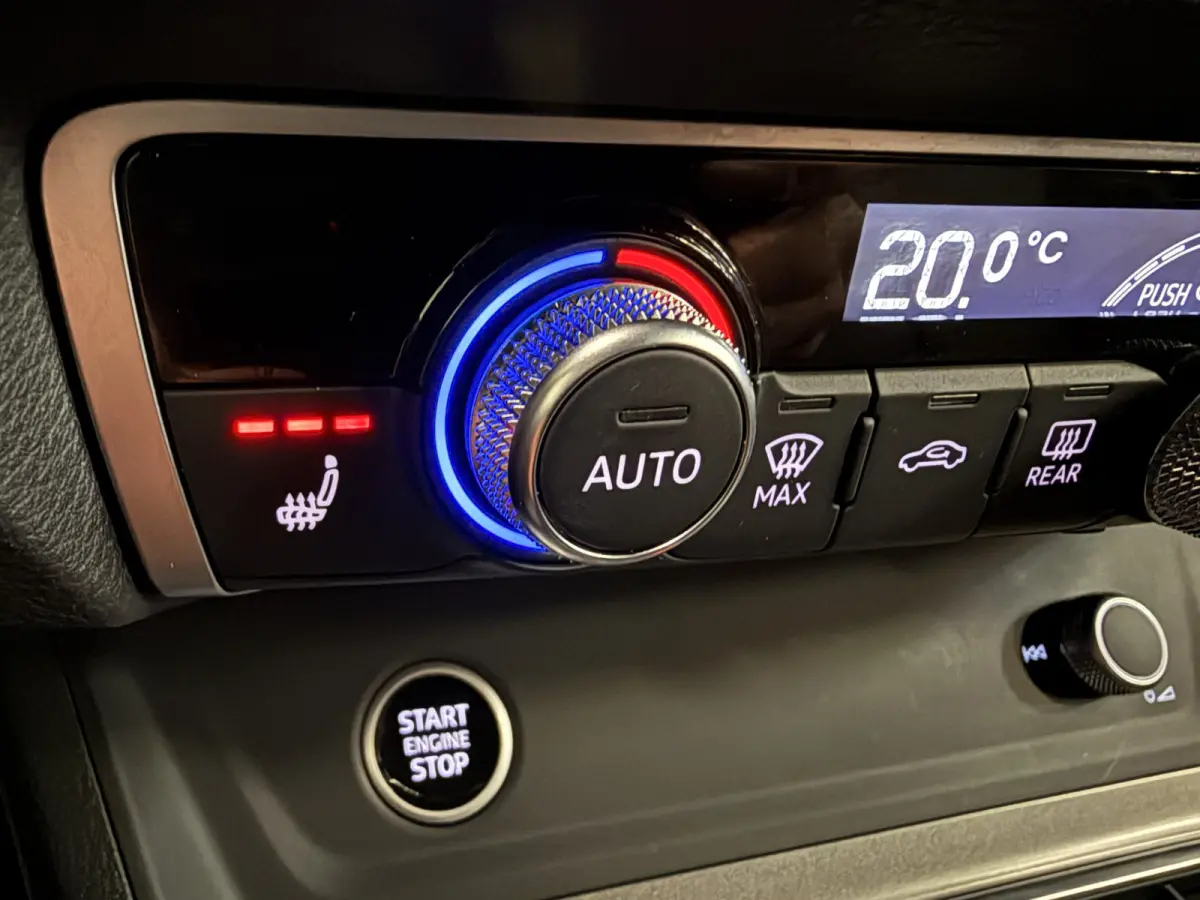 45 TFSI e Edition PANO/TREKHAAK/LEER-SPORT/MEMORY/ACC/MATRIX/SFEER/KEYLESS/CARPLAY/EL.A.KLEP/DONKERE-HEMEL/BLACK-OPTIC/FLORETTSILBER/VOLLEDIG AUDI DEALER HISTORIE