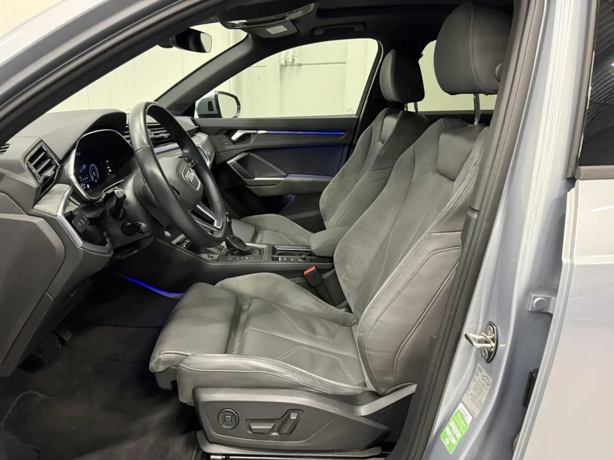 45 TFSI e Edition PANO/TREKHAAK/LEER-SPORT/MEMORY/ACC/MATRIX/SFEER/KEYLESS/CARPLAY/EL.A.KLEP/DONKERE-HEMEL/BLACK-OPTIC/FLORETTSILBER/VOLLEDIG AUDI DEALER HISTORIE