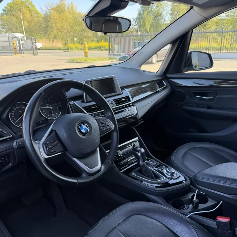 218i Luxury 2016 / Automaat