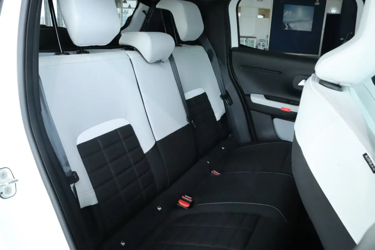 Max 44 kWh | 1-Fase | Cruise Control | Camera | Navigatie | Climate Control | LED | LMV | Comfort Stoelen
