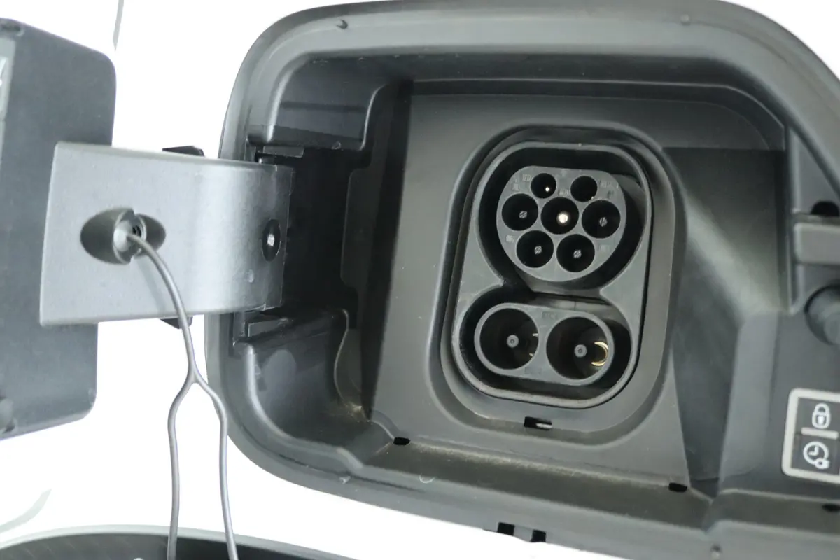 Max 44 kWh | 1-Fase | Cruise Control | Camera | Navigatie | Climate Control | LED | LMV | Comfort Stoelen