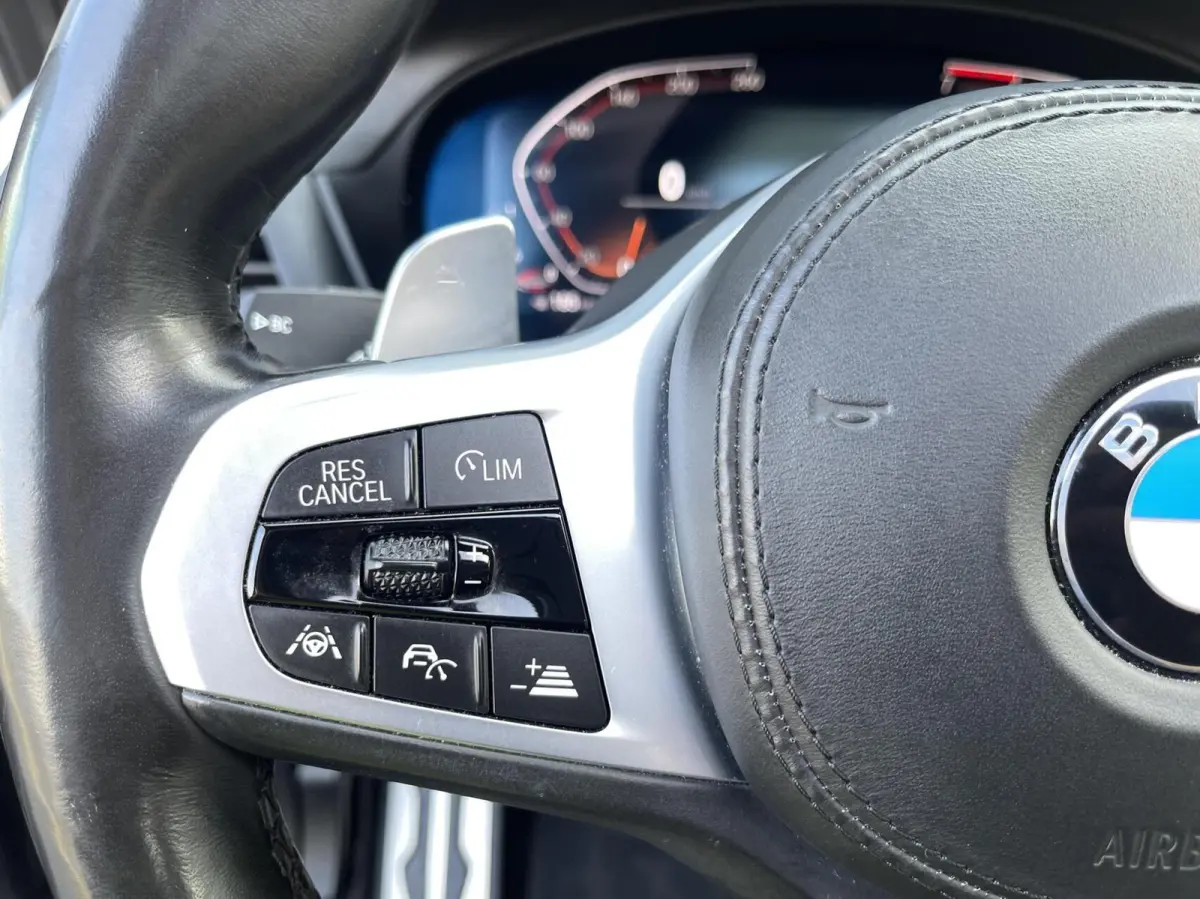 xDrive20i High Executive Edition M-PAKKET|PANORAMADAK|HUD|H&K|360 CAMERA|TREKHAAK|CARPLAY|SFEERVERLICHTING|ACC Cruise Control