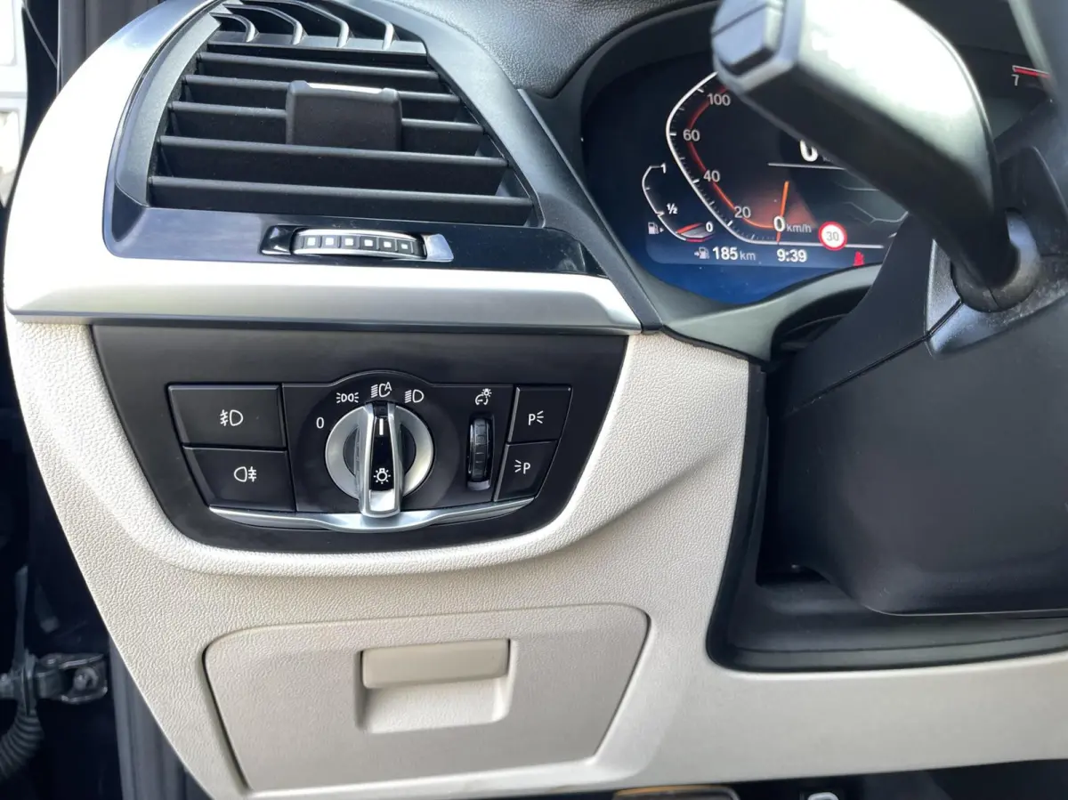 xDrive20i High Executive Edition M-PAKKET|PANORAMADAK|HUD|H&K|360 CAMERA|TREKHAAK|CARPLAY|SFEERVERLICHTING|ACC Cruise Control