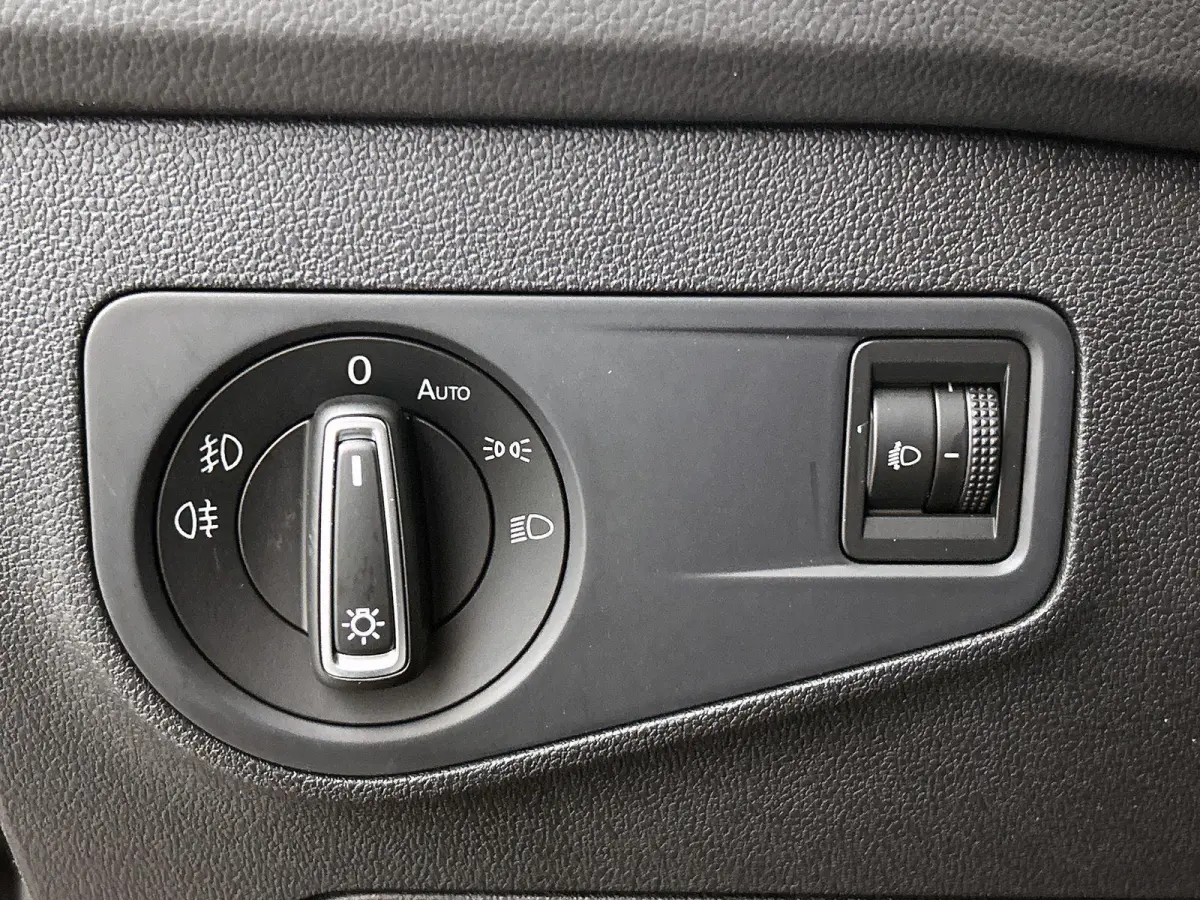1.4 TSI Connected Series | Apple Carplay / Android Auto | Trekhaak! | Leder | Parkeersensoren | Adaptive Cruise Control | Climate control | Navigatie | Lichtmetalen Velgen |