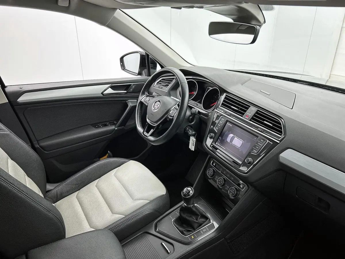 1.4 TSI Connected Series | Apple Carplay / Android Auto | Trekhaak! | Leder | Parkeersensoren | Adaptive Cruise Control | Climate control | Navigatie | Lichtmetalen Velgen |
