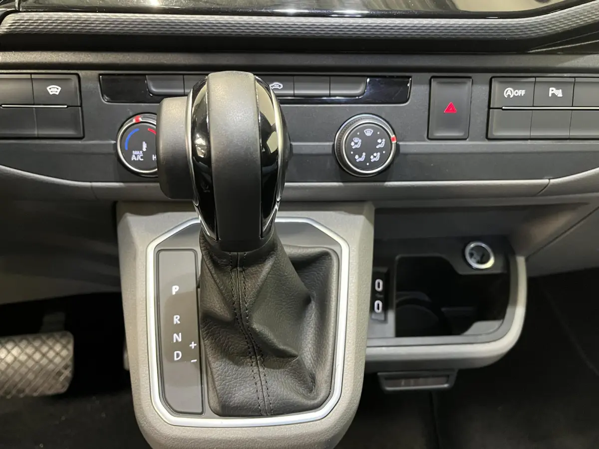 2.0 TDI L2H1 28 Dubbele Cabine Highline Automaat Airco Cruise Adaptief PDC LMV