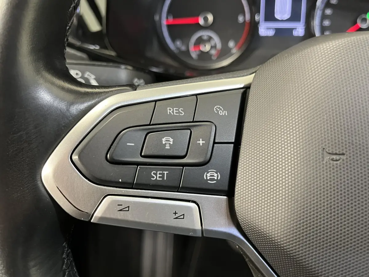 2.0 TDI L2H1 28 Dubbele Cabine Highline Automaat Airco Cruise Adaptief PDC LMV